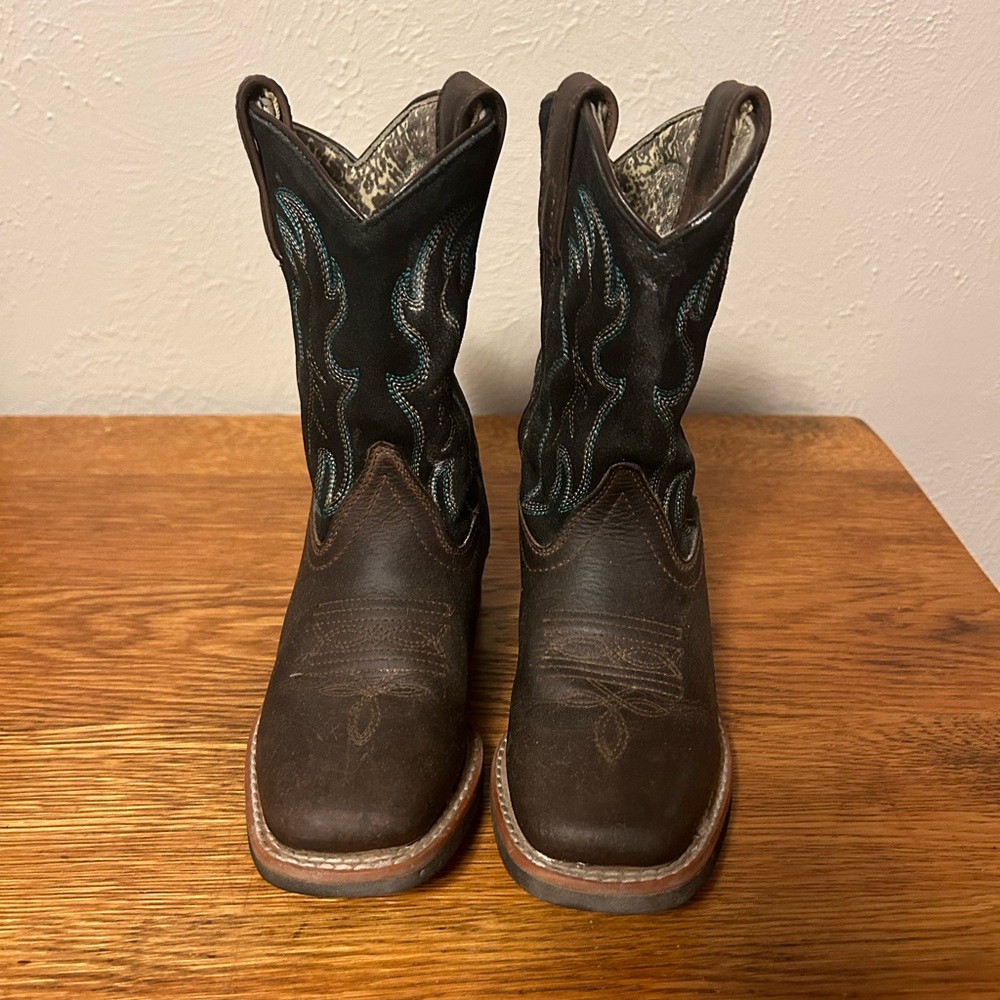 Kids cowboy boots size 11